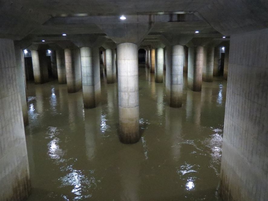 首都圈外郭放水路13日調壓水槽畫面